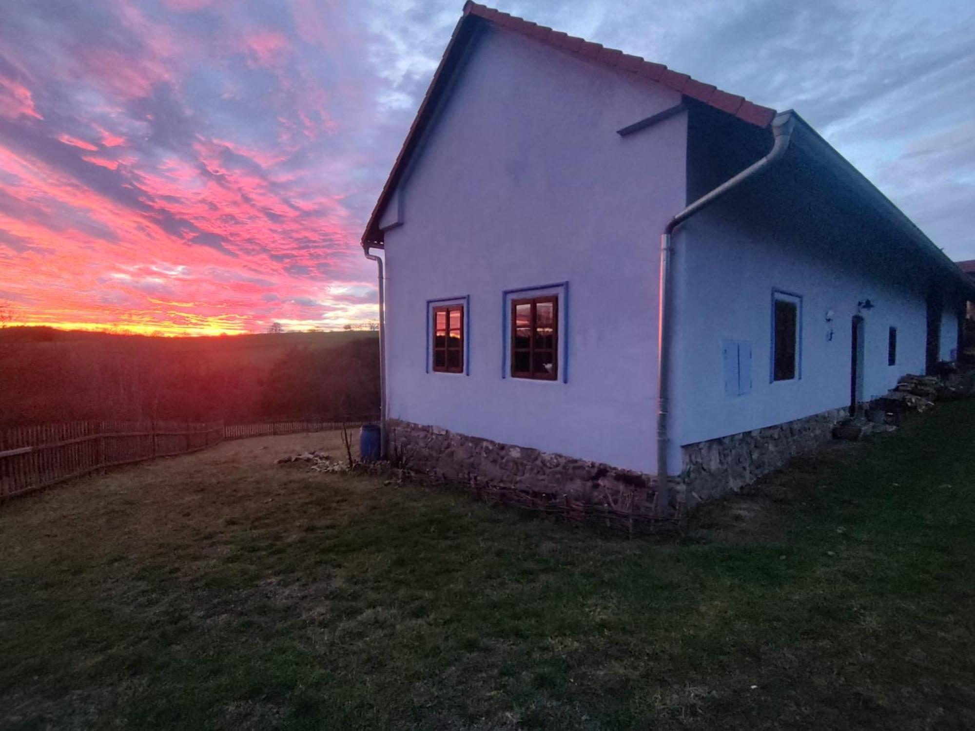- Slapy/pazderny